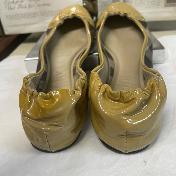 Burberry Nova Flats - Picture 9 of 9